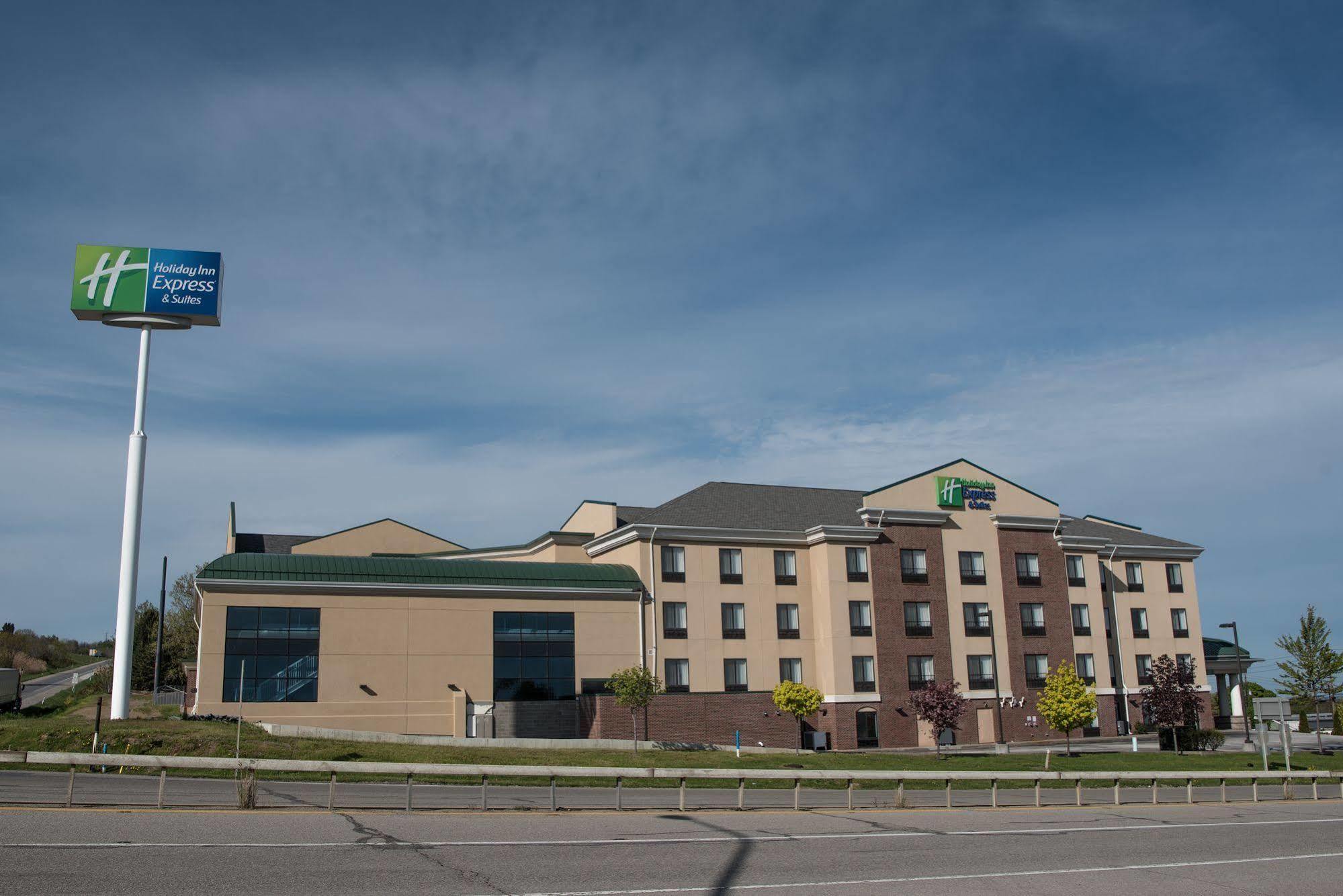 Holiday Express & Erie An Ihg Resort North East
