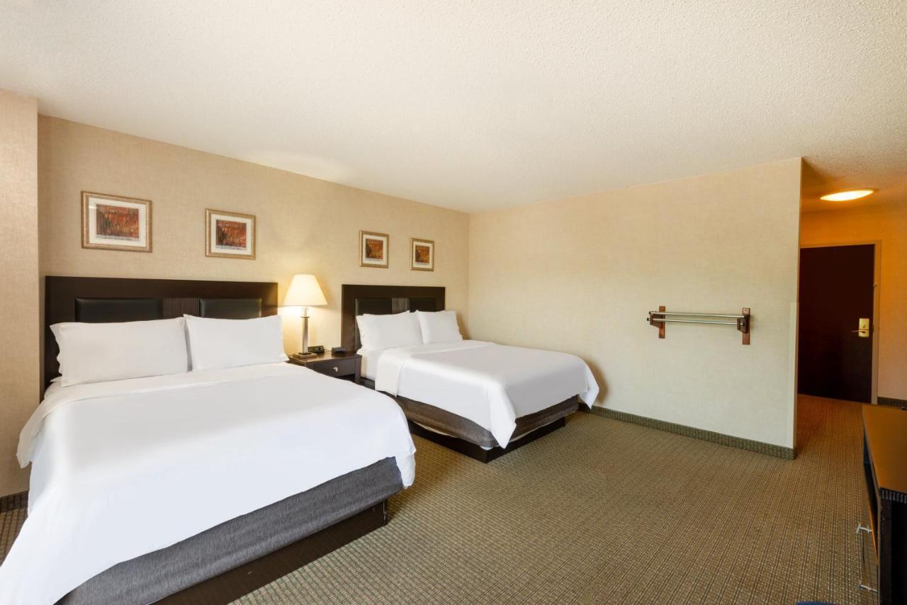 Resort Holiday Express & Erie An Ihg
